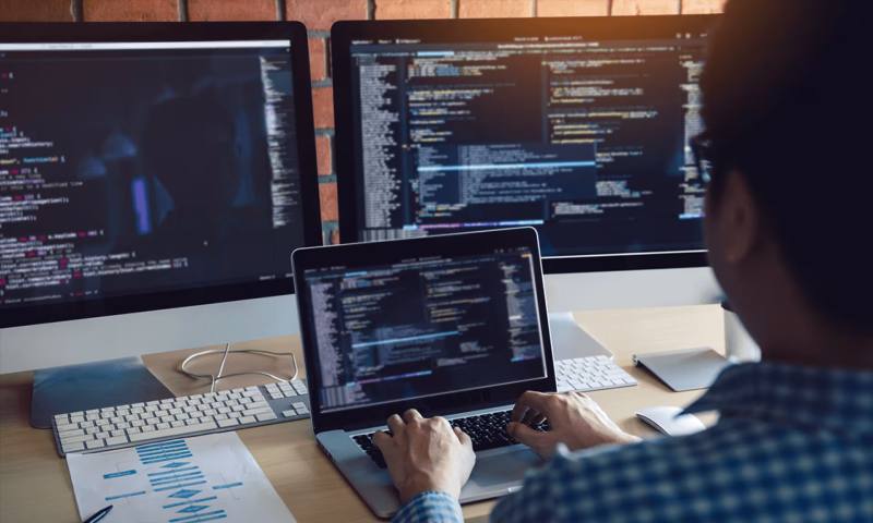 数据科学选型:R与Python如何赋能婺城区网站建设?